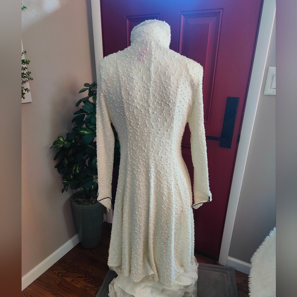 Design Today's Elegant White Black Rimmed Whimsical Coat Women's Size M - Picture 5 of 11